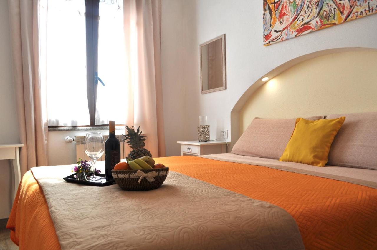 B&B Rosa Dei Venti Санта Тереза Галура Екстериор снимка