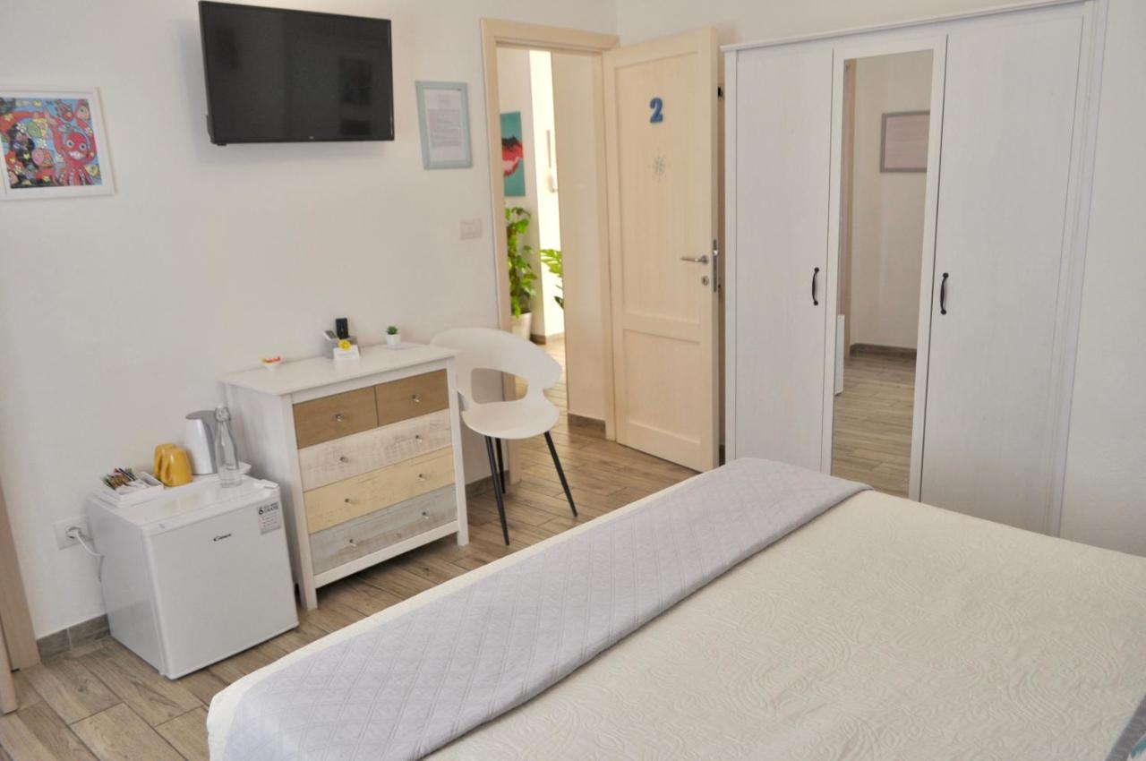 B&B Rosa Dei Venti Санта Тереза Галура Екстериор снимка